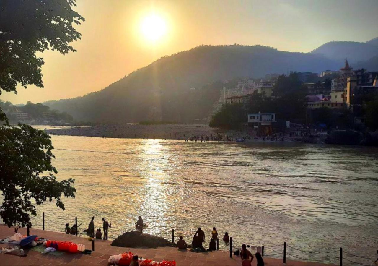 Vedic Dham Ganga Hotel Rishikesh Exterior photo